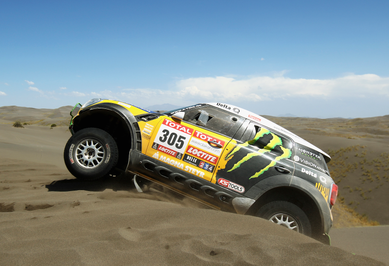 Illustration for article titled The Dakar Race Looks Pretty Much Like A Post-Apocalyptic Hellscape